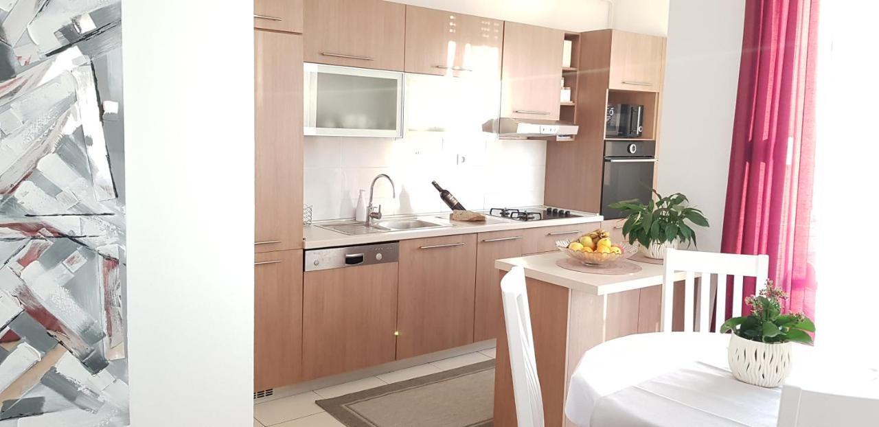 Apartment Arina *